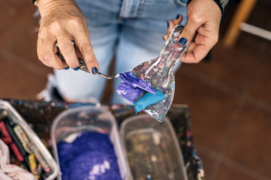 female artist preparing paint 2026 01 05 05 19 38 utc